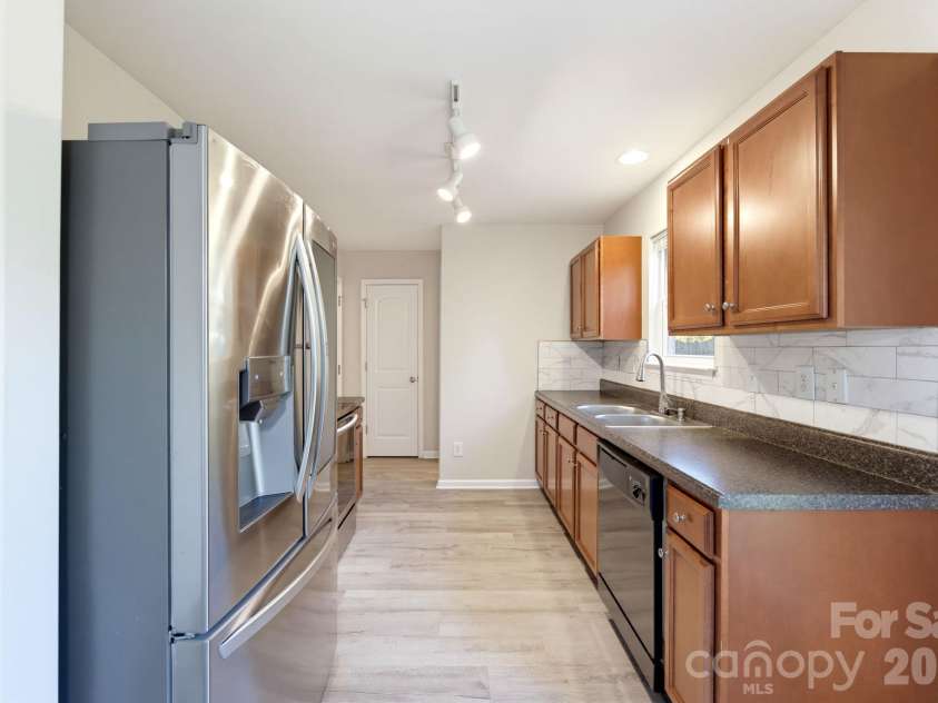5718 Natick Drive, Charlotte, NC 28214.  MLS# CAR4430694, YatesRealty ID 58232. 