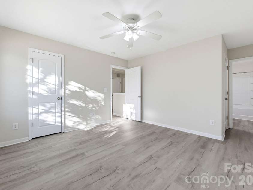 5718 Natick Drive, Charlotte, NC 28214.  MLS# CAR4430694, YatesRealty ID 58232. 