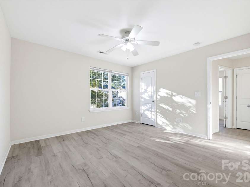 5718 Natick Drive, Charlotte, NC 28214.  MLS# CAR4430694, YatesRealty ID 58232. 