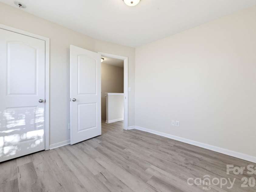 5718 Natick Drive, Charlotte, NC 28214.  MLS# CAR4430694, YatesRealty ID 58232. 