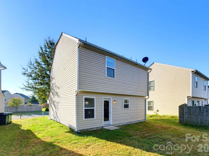 5718 Natick Drive, Charlotte, NC 28214.  MLS# CAR4430694, YatesRealty ID 58232. 