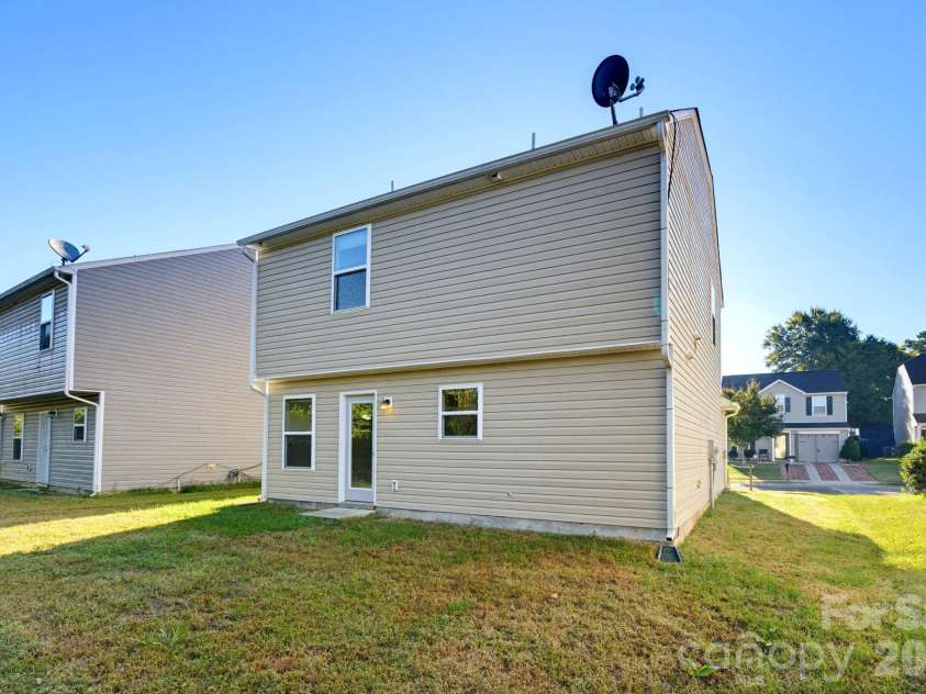 5718 Natick Drive, Charlotte, NC 28214.  MLS# CAR4430694, YatesRealty ID 58232. 