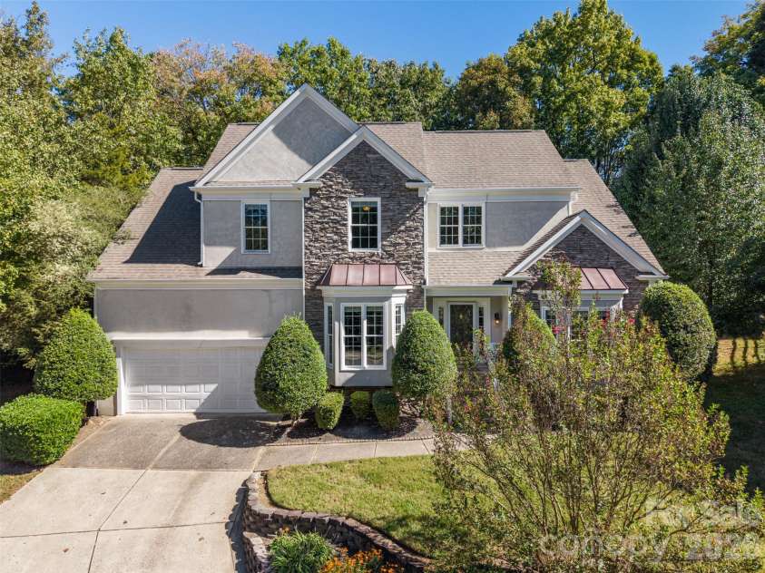 5705 Kinglet Lane, Charlotte, NC 28269.  MLS# CAR4436493, YatesRealty ID 58238. 