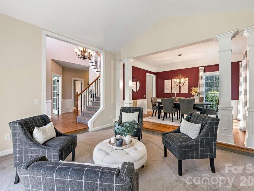 5705 Kinglet Lane, Charlotte, NC 28269.  MLS# CAR4436493, YatesRealty ID 58238. 