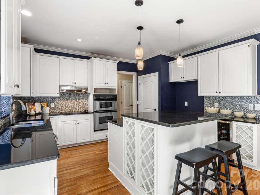 5705 Kinglet Lane, Charlotte, NC 28269.  MLS# CAR4436493, YatesRealty ID 58238. 