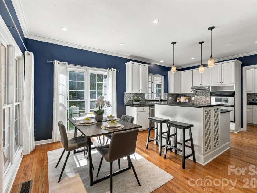 5705 Kinglet Lane, Charlotte, NC 28269.  MLS# CAR4436493, YatesRealty ID 58238. 