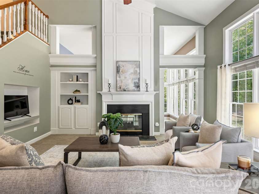 5705 Kinglet Lane, Charlotte, NC 28269.  MLS# CAR4436493, YatesRealty ID 58238. 