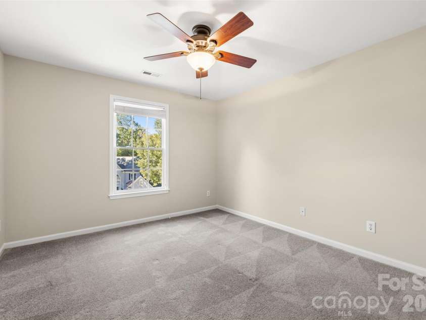 5705 Kinglet Lane, Charlotte, NC 28269.  MLS# CAR4436493, YatesRealty ID 58238. 