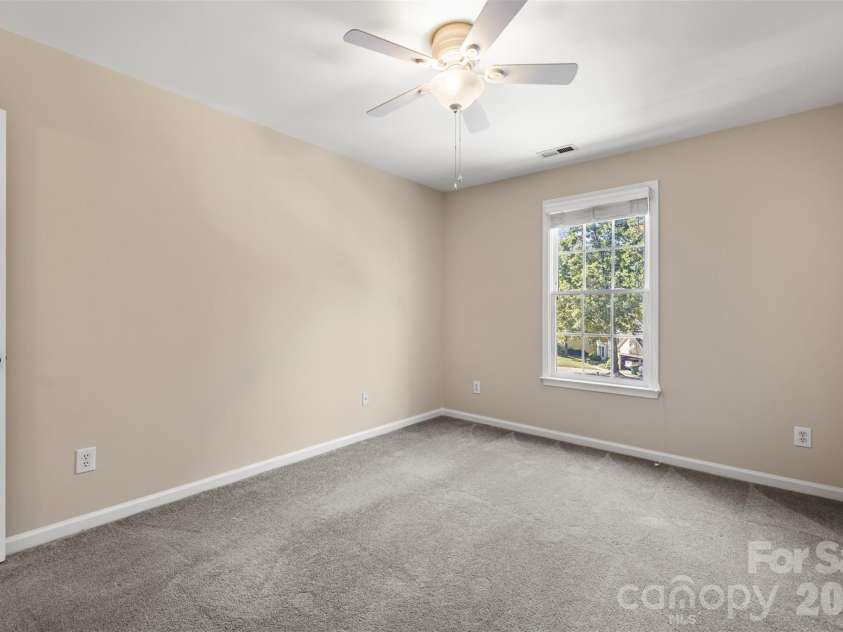 5705 Kinglet Lane, Charlotte, NC 28269.  MLS# CAR4436493, YatesRealty ID 58238. 