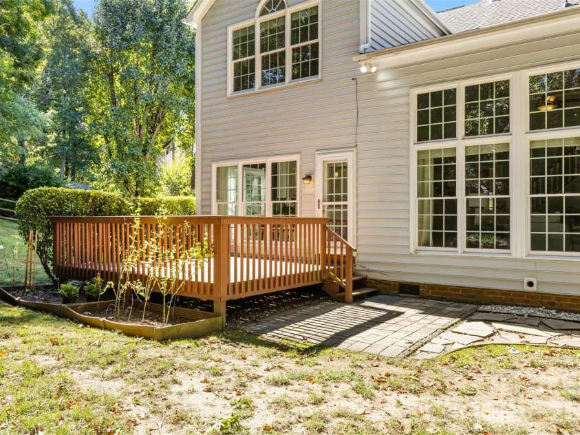 5705 Kinglet Lane, Charlotte, NC 28269.  MLS# CAR4436493, YatesRealty ID 58238. 