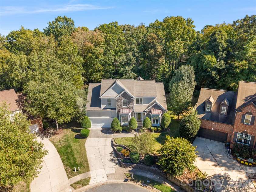 5705 Kinglet Lane, Charlotte, NC 28269.  MLS# CAR4436493, YatesRealty ID 58238. 