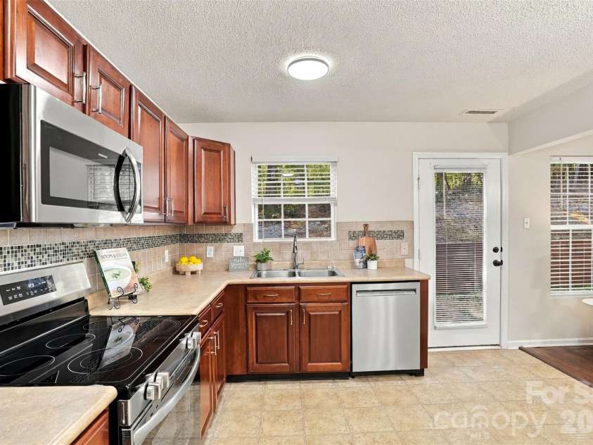 1901 Beckwith Lane, Waxhaw, NC 28173.  MLS# CAR4436790, YatesRealty ID 58239. 
