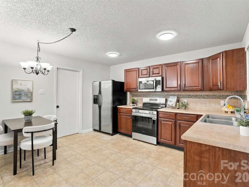 1901 Beckwith Lane, Waxhaw, NC 28173.  MLS# CAR4436790, YatesRealty ID 58239. 