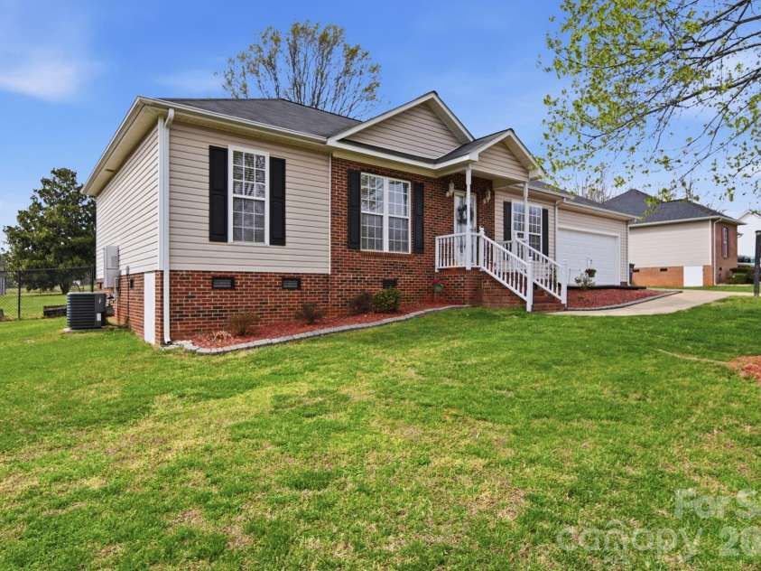 119 Henry Putnam Drive, Cherryville, NC 28021.  MLS# CAR4359123, YatesRealty ID 5824. 