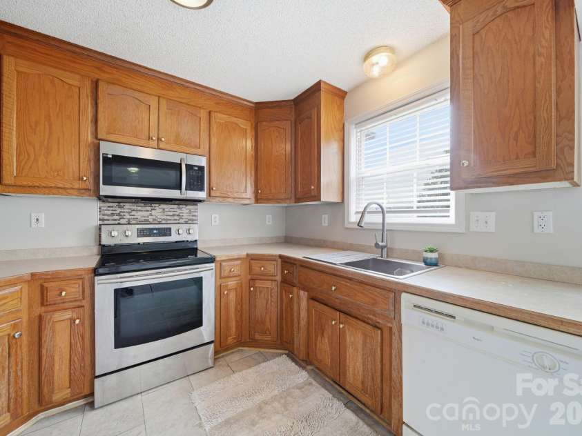 119 Henry Putnam Drive, Cherryville, NC 28021.  MLS# CAR4359123, YatesRealty ID 5824. 