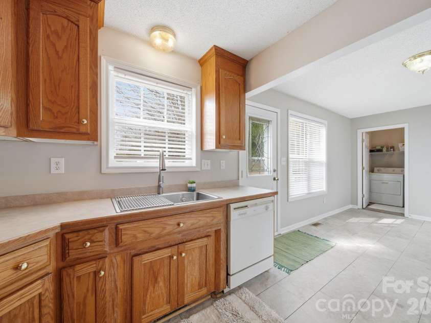119 Henry Putnam Drive, Cherryville, NC 28021.  MLS# CAR4359123, YatesRealty ID 5824. 