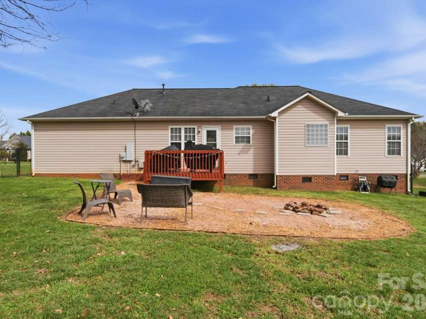 119 Henry Putnam Drive, Cherryville, NC 28021.  MLS# CAR4359123, YatesRealty ID 5824. 