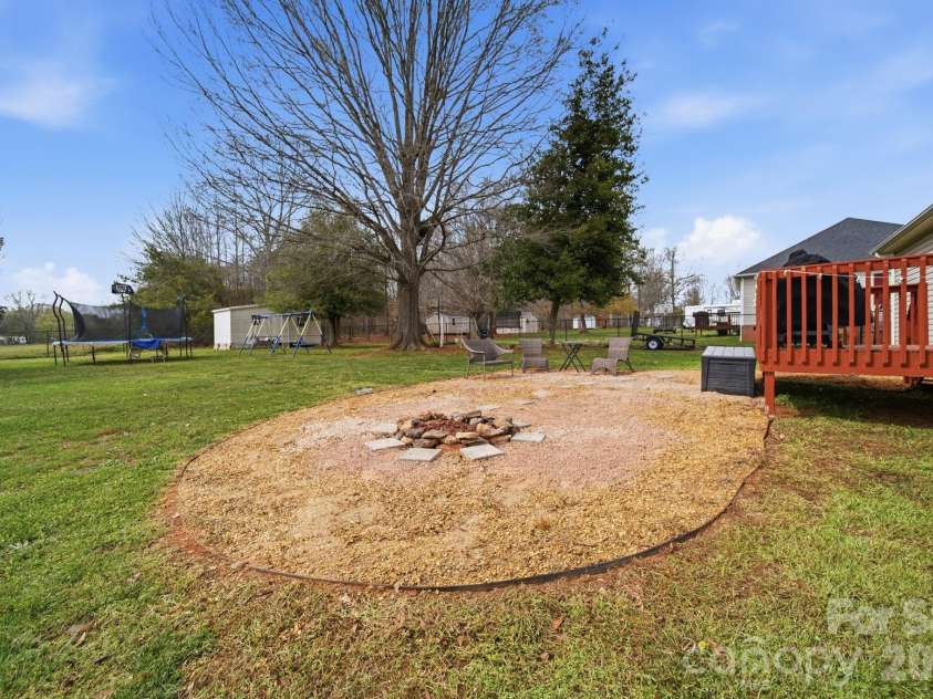 119 Henry Putnam Drive, Cherryville, NC 28021.  MLS# CAR4359123, YatesRealty ID 5824. 