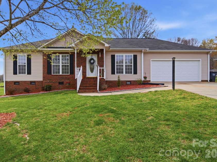 119 Henry Putnam Drive, Cherryville, NC 28021.  MLS# CAR4359123, YatesRealty ID 5824. 
