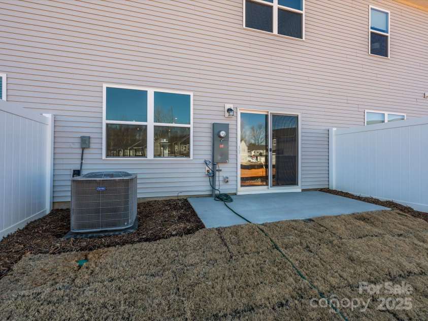 8021 Lerwick Trail, Charlotte, NC 28269.  MLS# CAR4235564, YatesRealty ID 5824. 