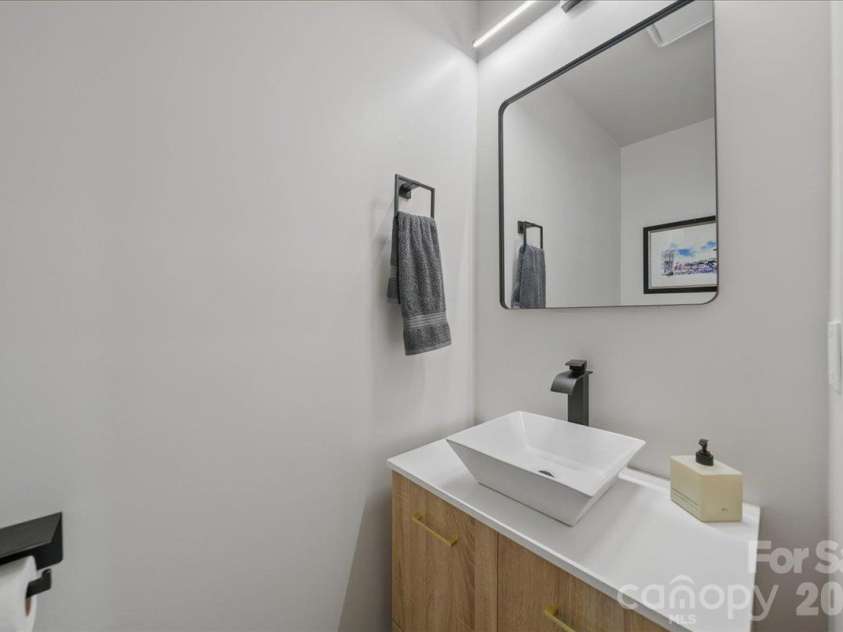 1205 Scaleybark Road, Charlotte, NC 28209.  MLS# CAR4436707, YatesRealty ID 58240. 