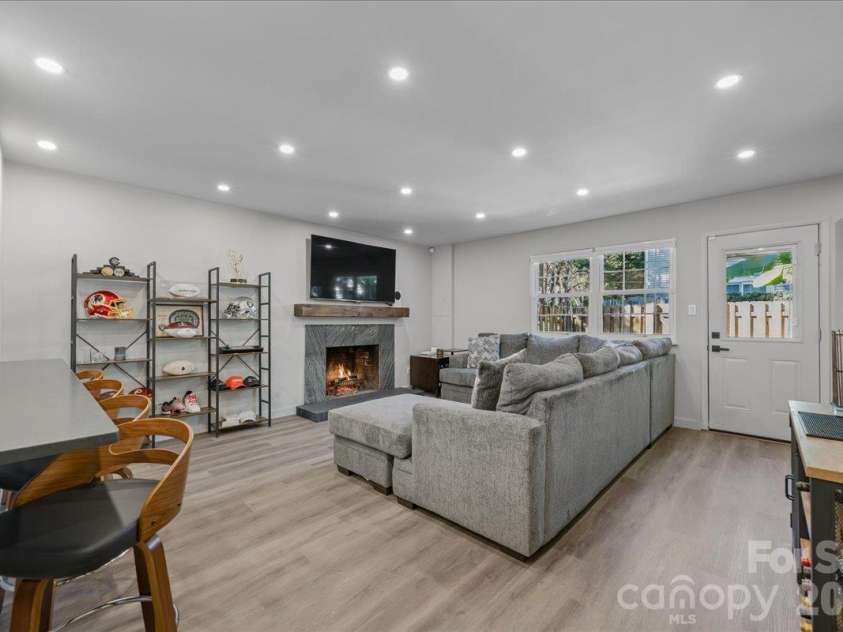 1205 Scaleybark Road, Charlotte, NC 28209.  MLS# CAR4436707, YatesRealty ID 58240. 