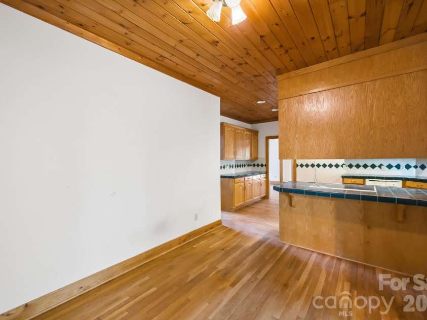 1130 Beamguard Road, Clover, SC 29710.  MLS# CAR4436706, YatesRealty ID 58241. Breakfast Area