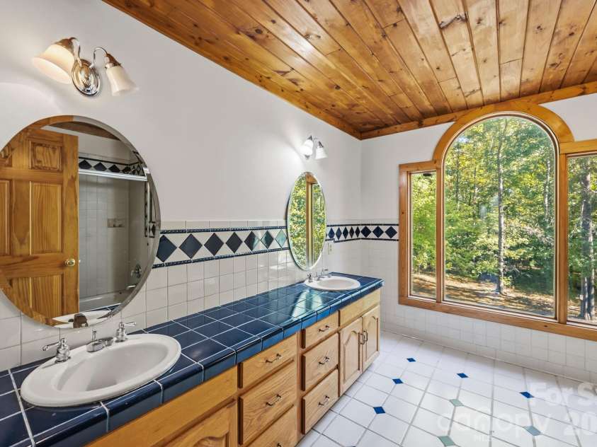 1130 Beamguard Road, Clover, SC 29710.  MLS# CAR4436706, YatesRealty ID 58241. Full Upstairs Bath