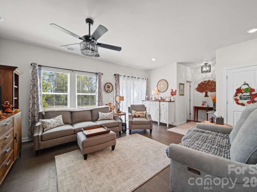 1712 Braemar Village Drive, Monroe, NC 28110.  MLS# CAR4433148, YatesRealty ID 58246. Livingroom