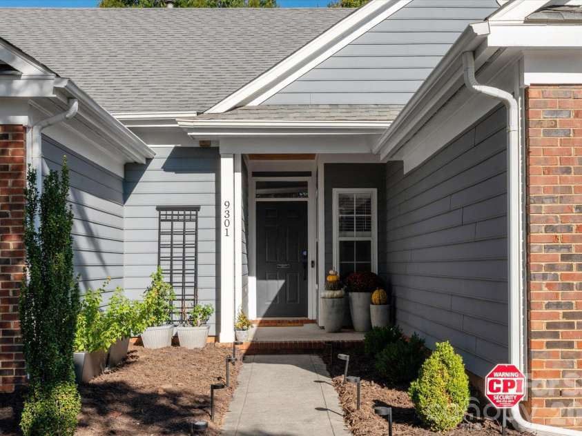 9301 Lindahi Lane, Charlotte, NC 28277.  MLS# CAR4437252, YatesRealty ID 58247. 