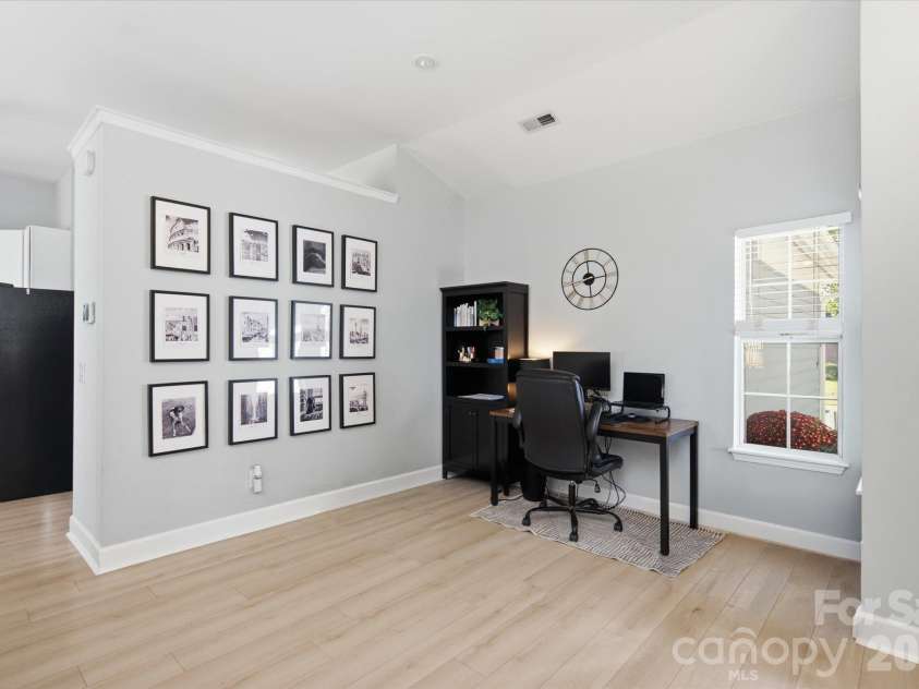 9301 Lindahi Lane, Charlotte, NC 28277.  MLS# CAR4437252, YatesRealty ID 58247. 