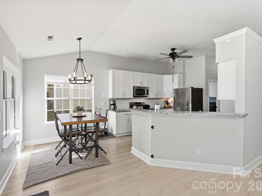 9301 Lindahi Lane, Charlotte, NC 28277.  MLS# CAR4437252, YatesRealty ID 58247. 