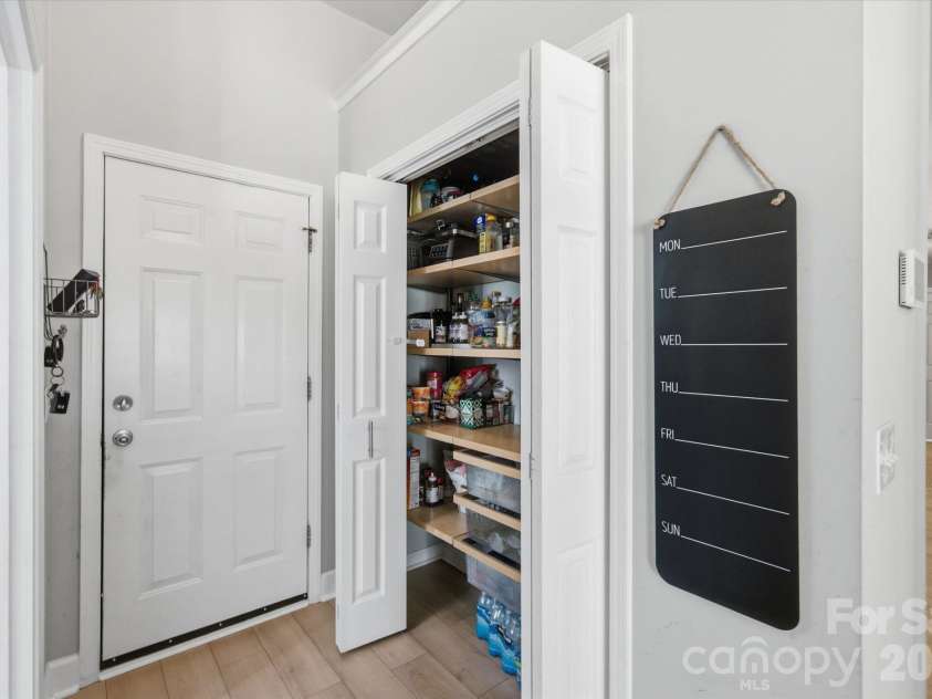 9301 Lindahi Lane, Charlotte, NC 28277.  MLS# CAR4437252, YatesRealty ID 58247. 