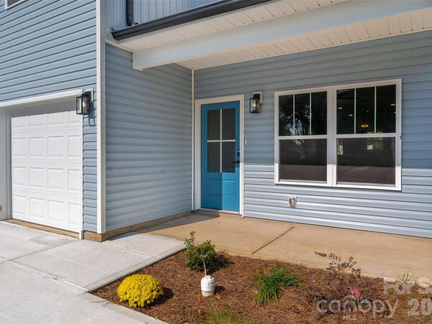 302 Sycamore Avenue, Concord, NC 28025.  MLS# CAR4435237, YatesRealty ID 58251. 