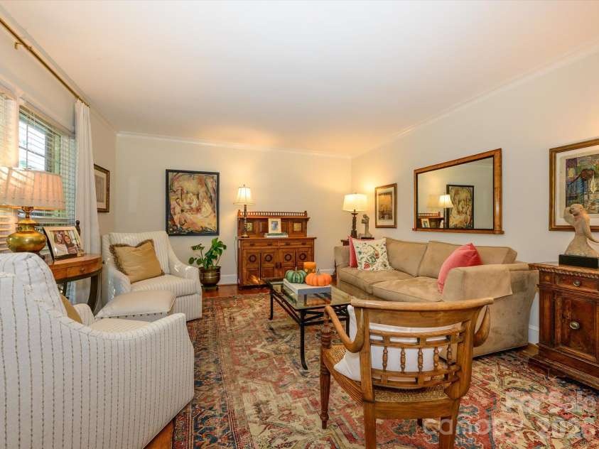 3833 Sulkirk Road, Charlotte, NC 28210.  MLS# CAR4437046, YatesRealty ID 58258. 