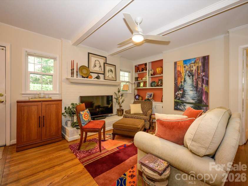 3833 Sulkirk Road, Charlotte, NC 28210.  MLS# CAR4437046, YatesRealty ID 58258. 