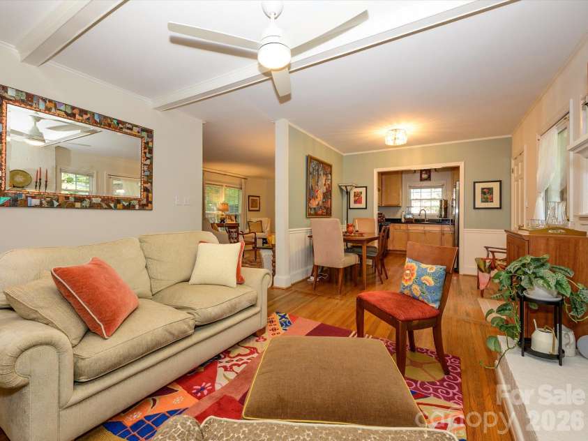 3833 Sulkirk Road, Charlotte, NC 28210.  MLS# CAR4437046, YatesRealty ID 58258. 