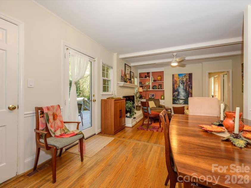 3833 Sulkirk Road, Charlotte, NC 28210.  MLS# CAR4437046, YatesRealty ID 58258. 