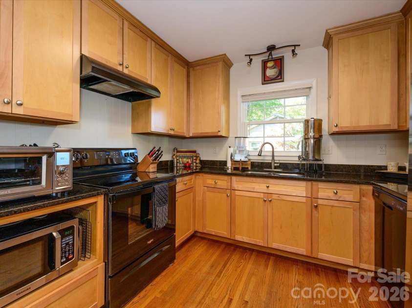 3833 Sulkirk Road, Charlotte, NC 28210.  MLS# CAR4437046, YatesRealty ID 58258. 