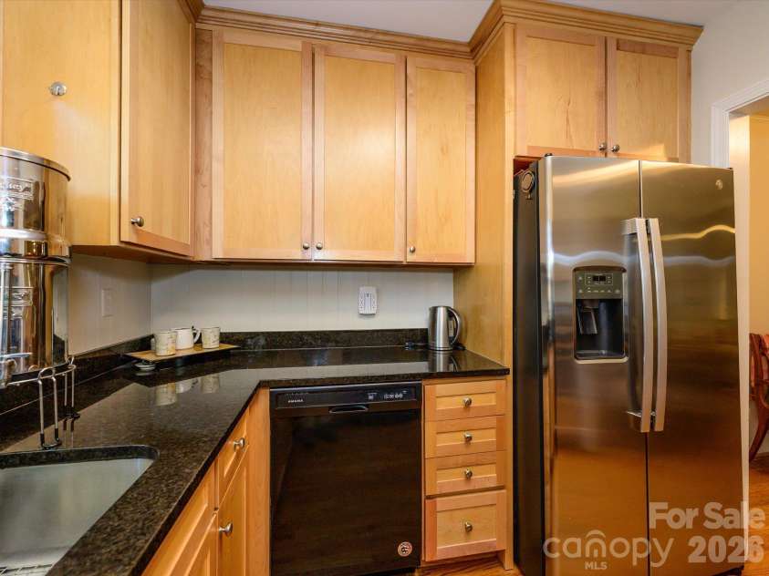3833 Sulkirk Road, Charlotte, NC 28210.  MLS# CAR4437046, YatesRealty ID 58258. 