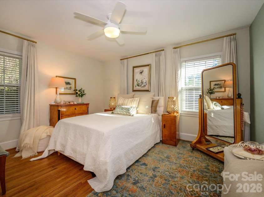 3833 Sulkirk Road, Charlotte, NC 28210.  MLS# CAR4437046, YatesRealty ID 58258. 