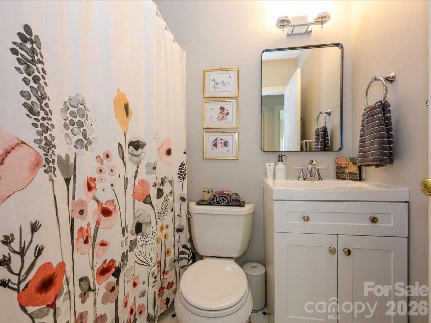 3833 Sulkirk Road, Charlotte, NC 28210.  MLS# CAR4437046, YatesRealty ID 58258. 
