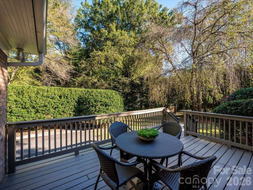 3833 Sulkirk Road, Charlotte, NC 28210.  MLS# CAR4437046, YatesRealty ID 58258. 