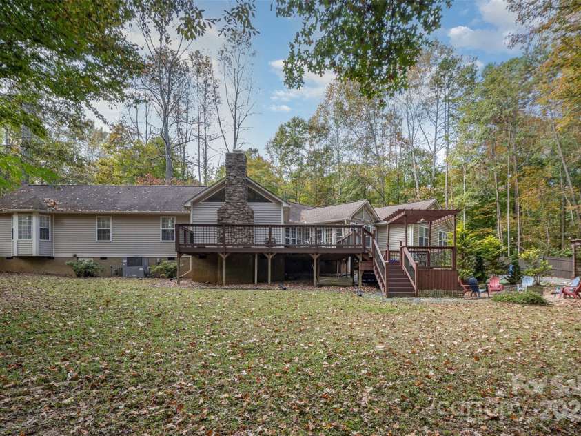 15450 Millview Trace Lane, Mint Hill, NC 28227.  MLS# CAR4195517, YatesRealty ID 5826. Spacious Fenced-In Back Yard