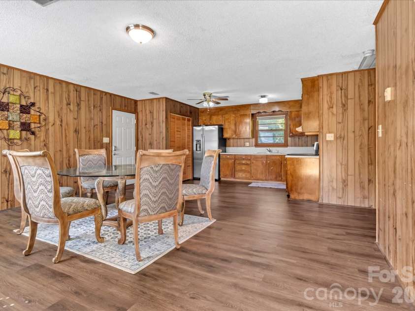 607 Waylen Street, Shelby, NC 28150.  MLS# CAR4305299, YatesRealty ID 5826. 