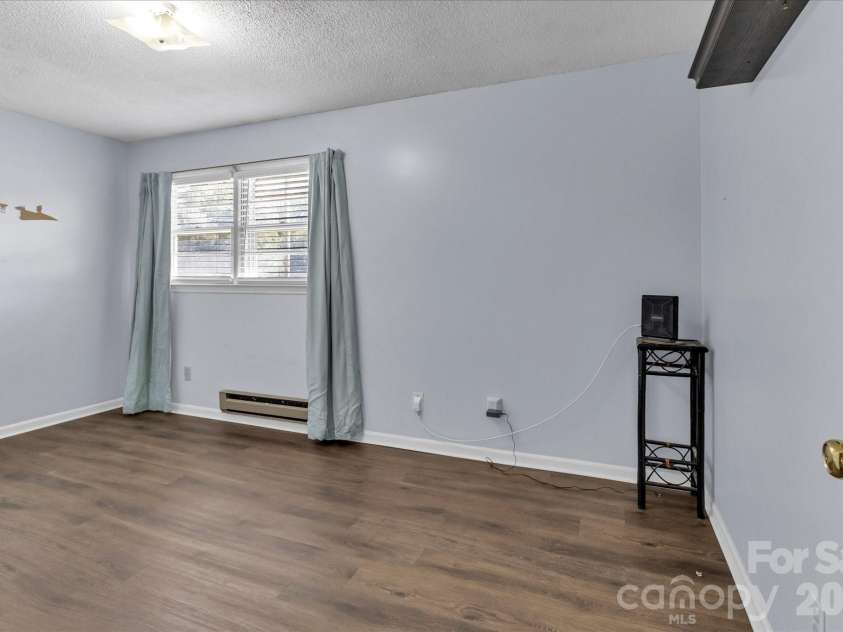 607 Waylen Street, Shelby, NC 28150.  MLS# CAR4305299, YatesRealty ID 5826. 