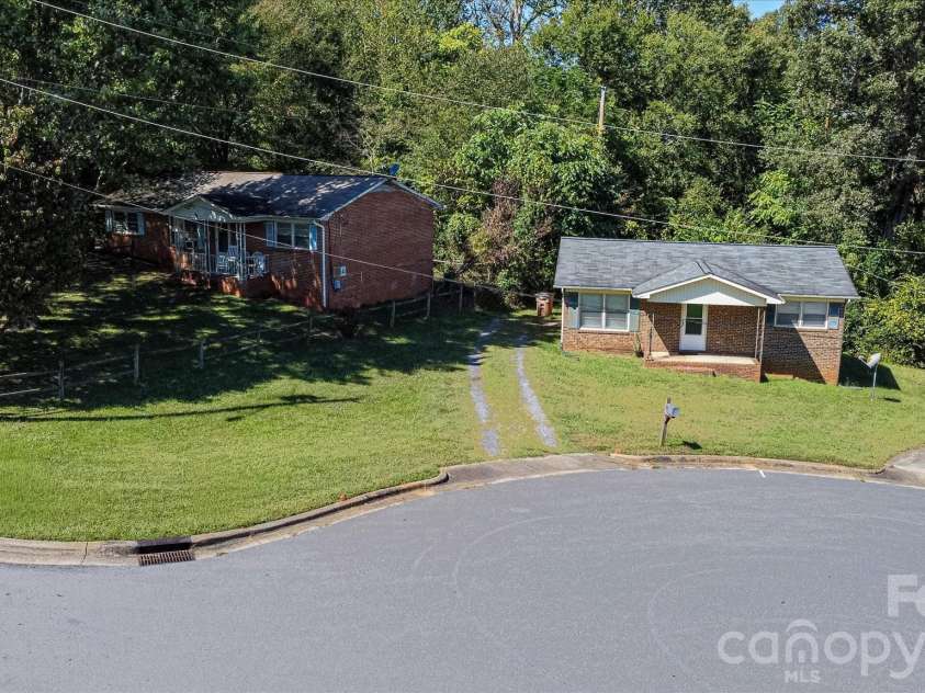 607 Waylen Street, Shelby, NC 28150.  MLS# CAR4305299, YatesRealty ID 5826. 