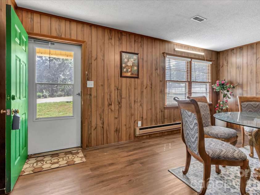 607 Waylen Street, Shelby, NC 28150.  MLS# CAR4305299, YatesRealty ID 5826. 