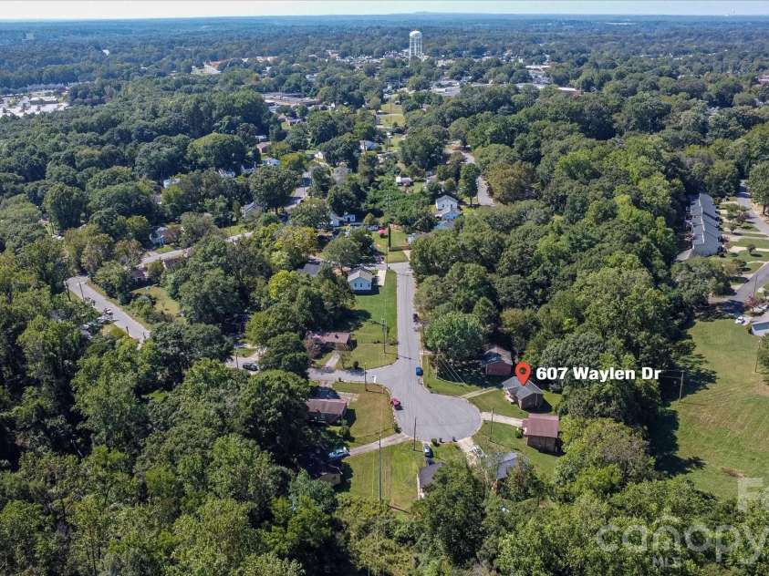 607 Waylen Street, Shelby, NC 28150.  MLS# CAR4305299, YatesRealty ID 5826. 