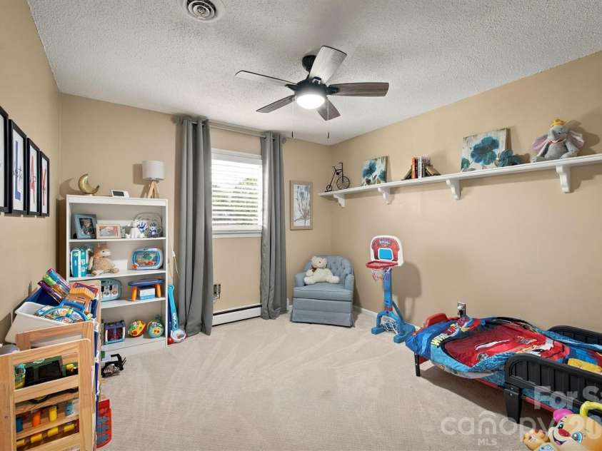 2010 Eastbrook Circle, Morganton, NC 28655.  MLS# CAR4433633, YatesRealty ID 58271. 